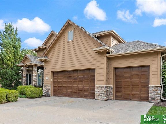 2nd image of 819 S 195th St
