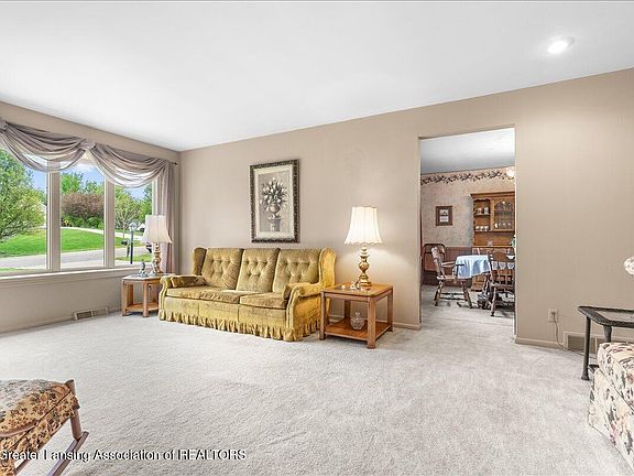 5th image of 7970 Vista Ave