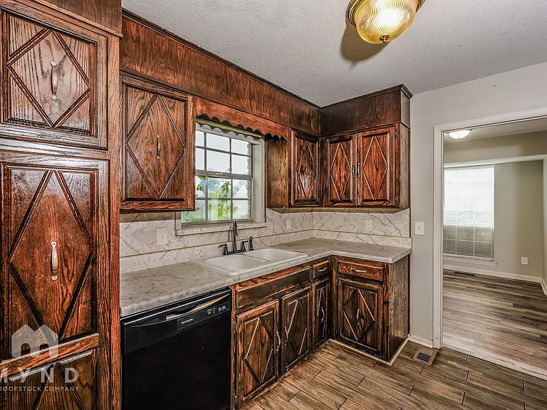808 Cochise Trl — Photo 9
