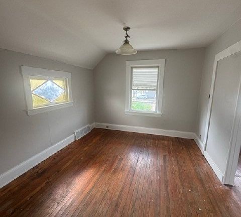 4th image of 3543 W 48th St