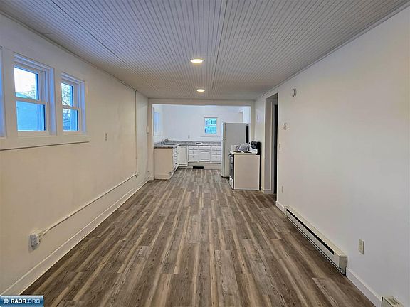 5th image of 1621 6th Ave E