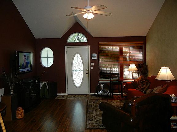 3rd image of 10450 Royal York Dr