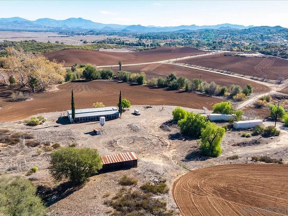 2nd image of Sky Valley Dr #2771013900-2770501800-2770502900