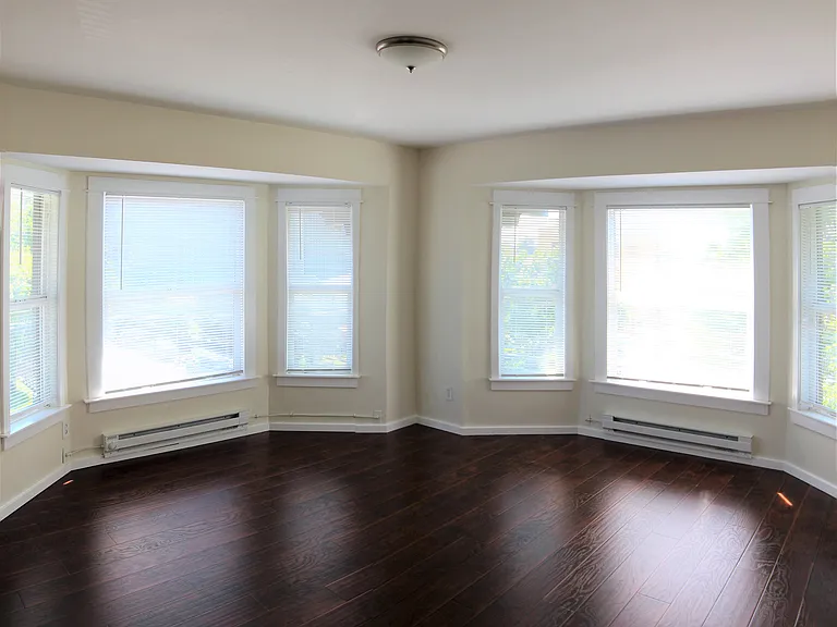 505 13th Ave #10 — Photo 2