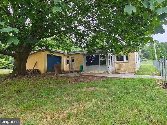 2nd image of 304 Sylvan St