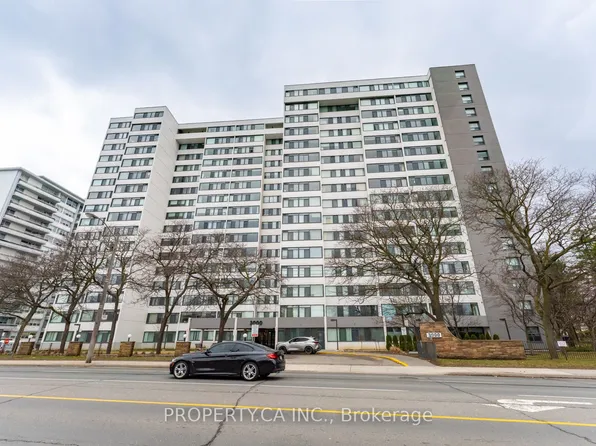 3000 Bathurst St #802, Toronto, ON M6B 3B4