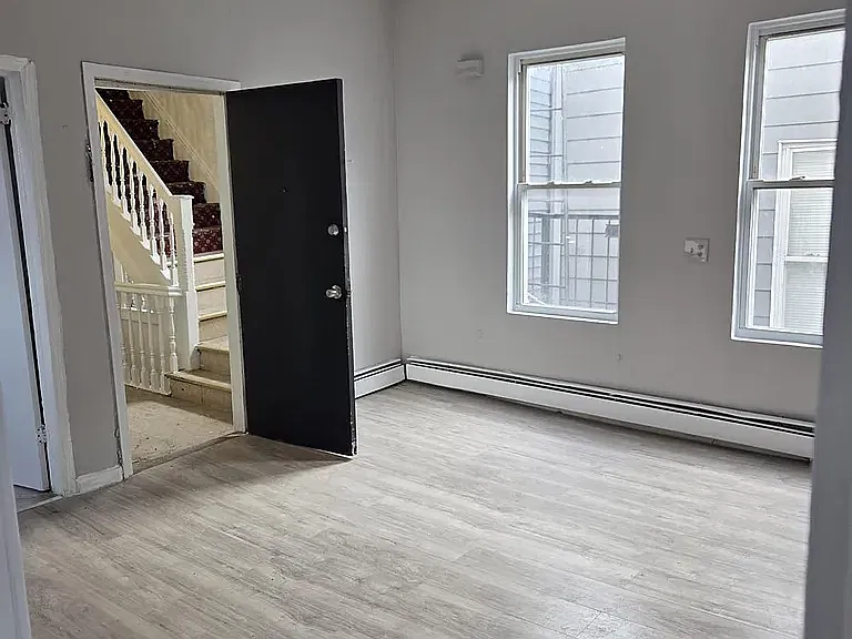 803 2nd Ave #3R — photo 2 of 6