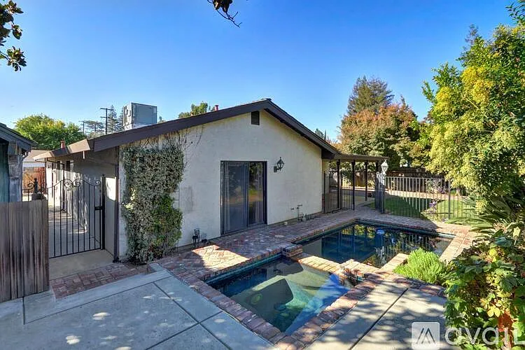 9101 Yount Ct — Photo 30