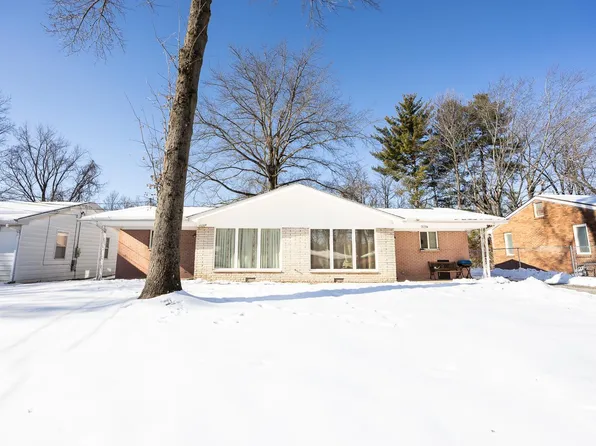 9633 Ridge Heights Rd, Fairview Heights, IL 62208