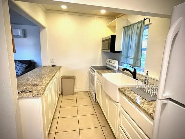 704 N Marsalis Ave #3 — Photo 2