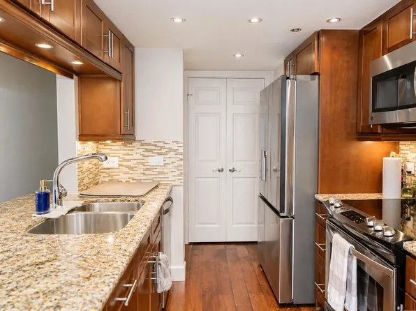 3525 Sage Rd APT 904, Houston, TX 77056