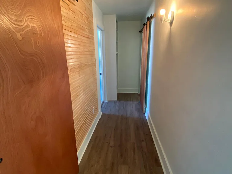 2ND FLOOR HALLWAY