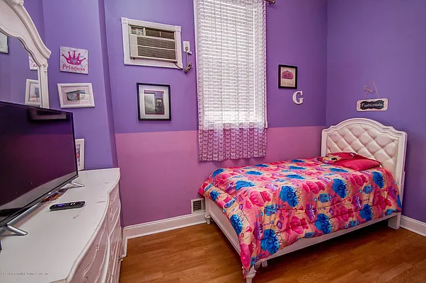 Sold by REMAX Elite | media 18