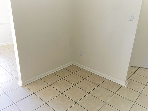 4th image of 2308 Sedgewick Dr