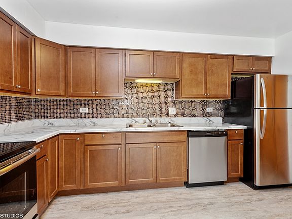4th image of 9455 Bay Colony Dr APT 1S