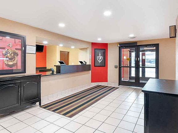 Lobby and Guest Check-in