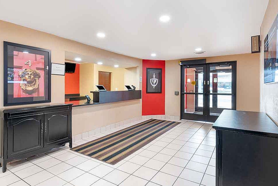 Lobby and Guest Check-in