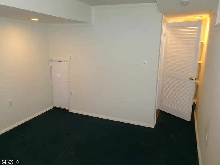 13 Woodhill St — Photo 14