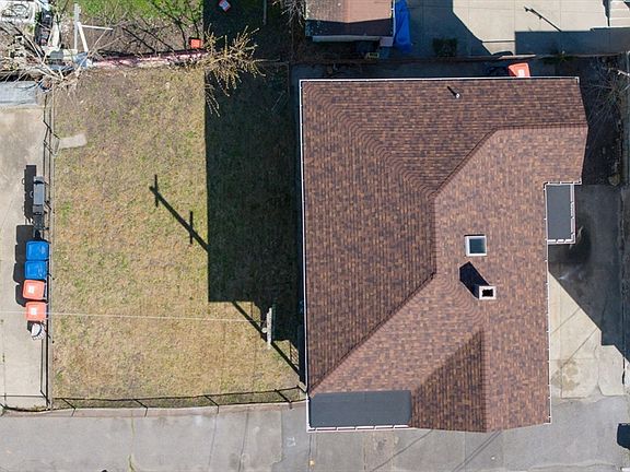4th image of 178 Brook St