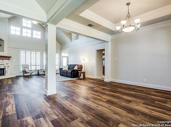 2nd image of 202 Country Meadow Dr