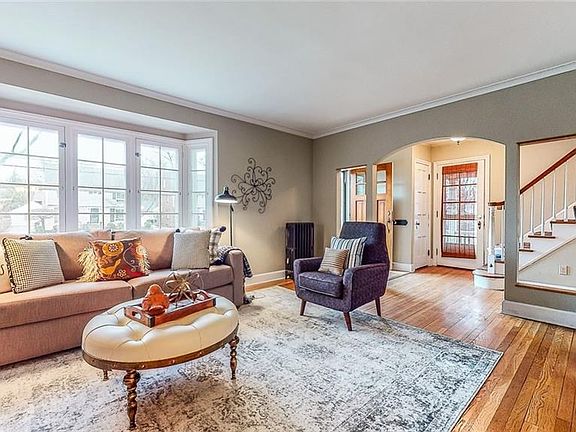 3rd image of 21191 Stratford Ave