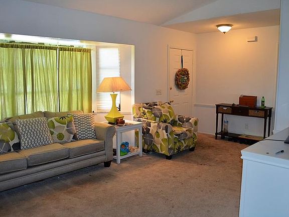 4th image of 22417 Olean Blvd