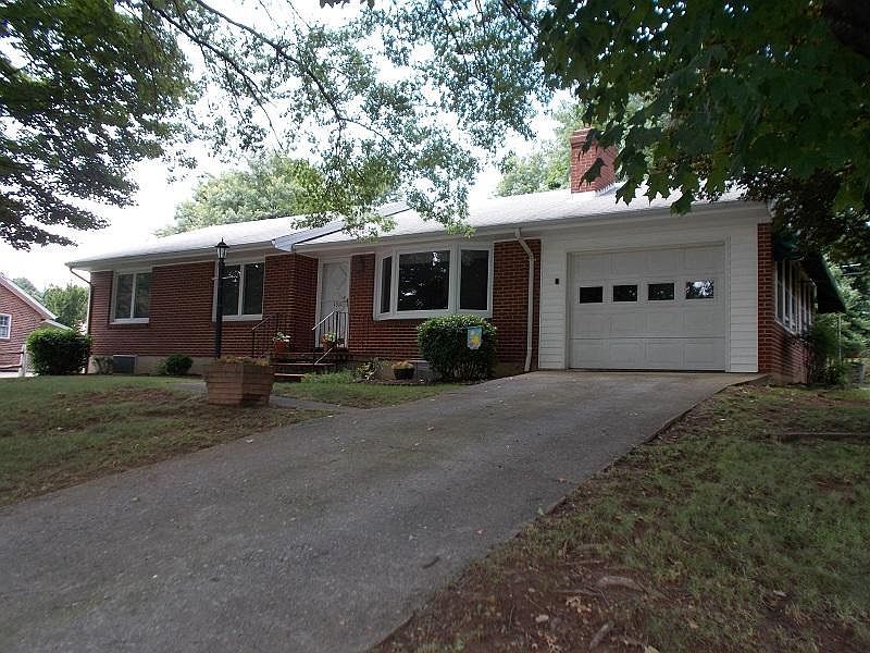 1st image of 1511 Kathryn Ln
