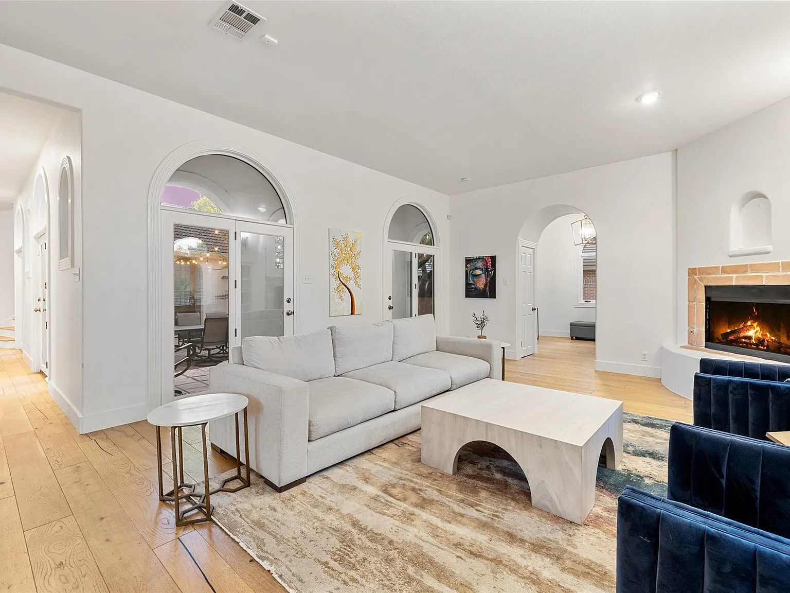 4 bed, 2.5 bath, 3585 sqft, $7,000 — Photo 4