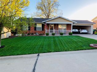 14 Stonehenge Ct, Saint Charles, MO