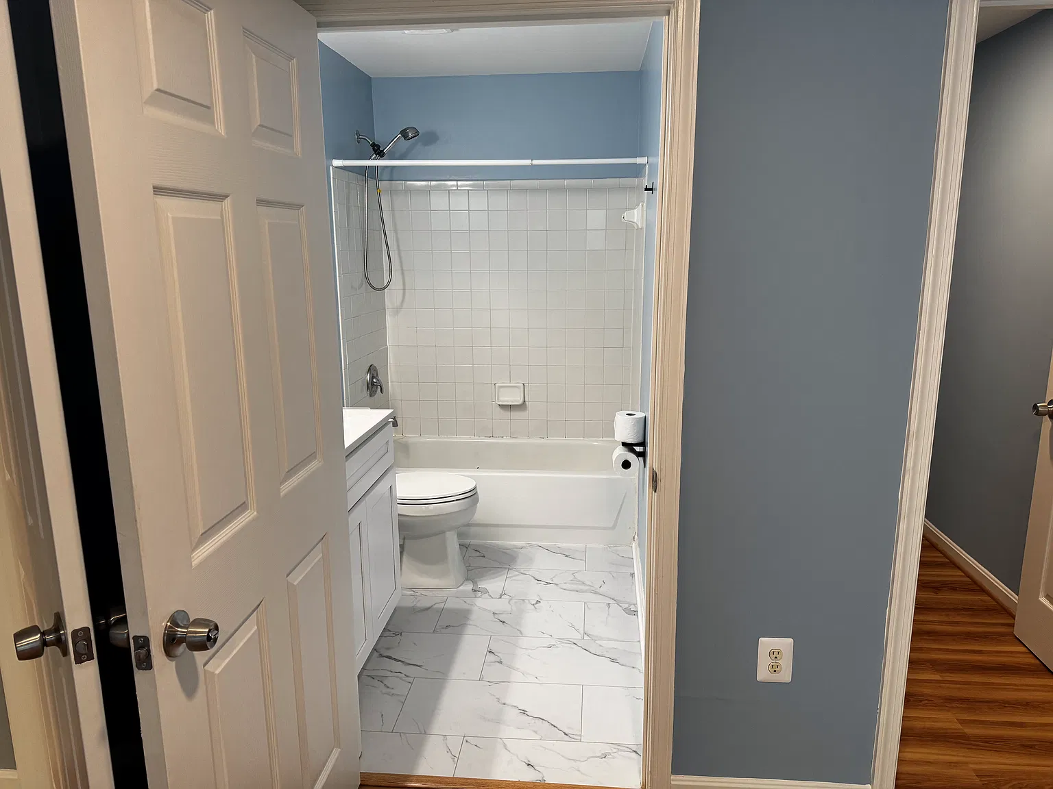 2 bed, 1027 sqft, $2,099 — Photo 1