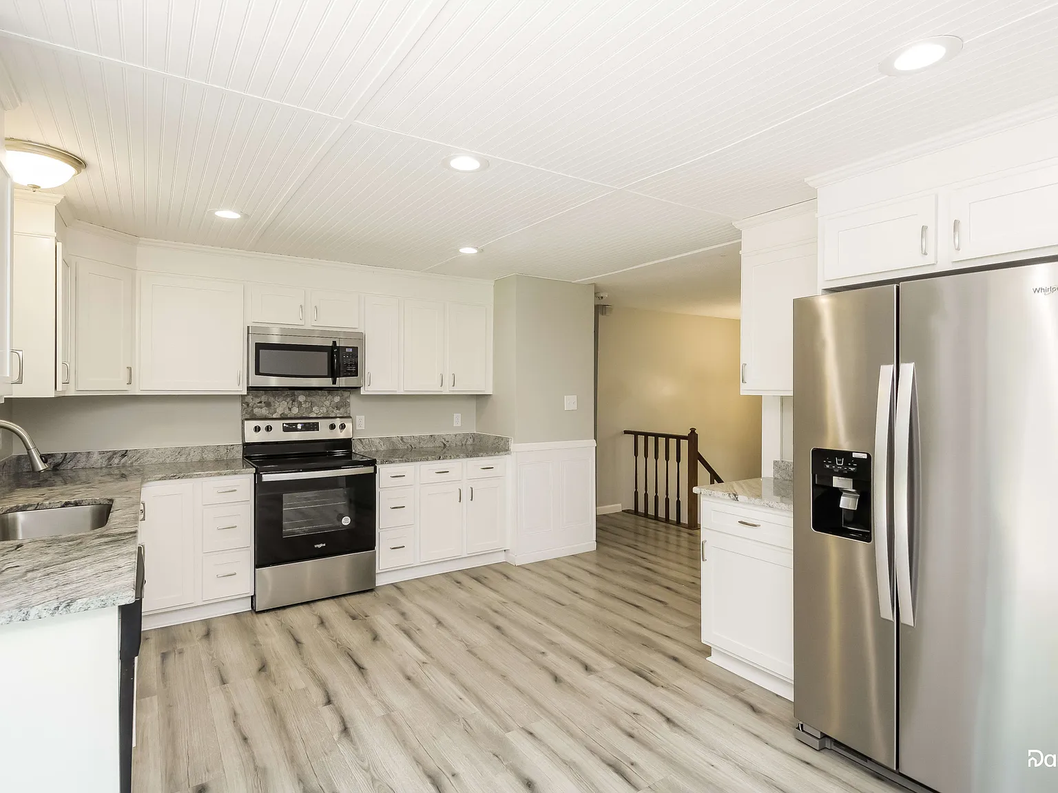 4 bed, 2.0 bath, 1733 sqft, $2,340 — Photo 4