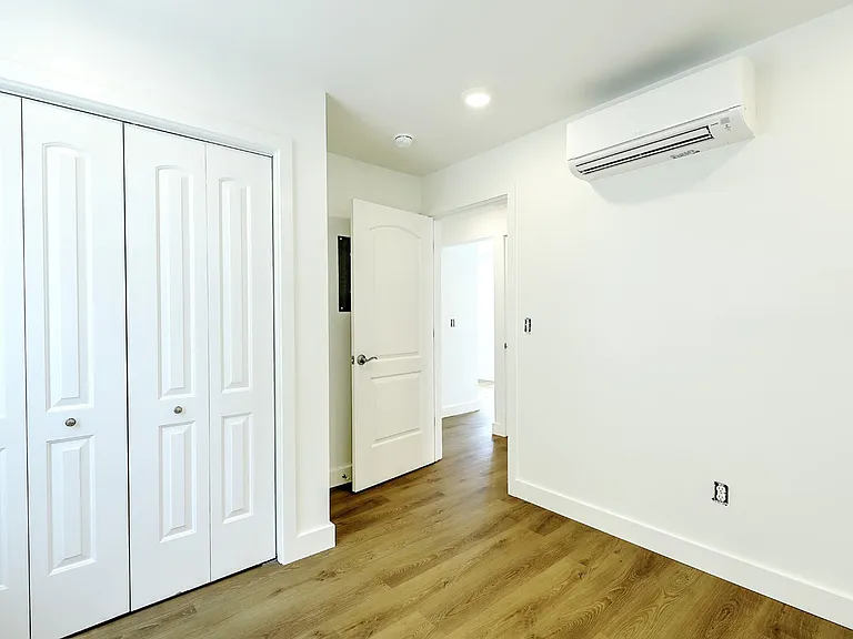13-15 Amy St — Photo 7