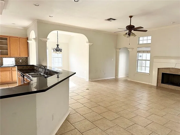 7613 Bayonne Dr — Photo 4