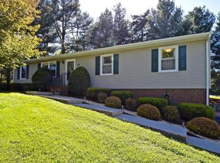 28 Mimosa St, Daleville, VA 24083