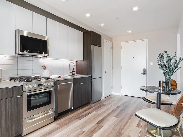 2415 Church Ave #613 — Photo 3