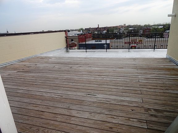 4th image of 2507 N Milwaukee Ave #C