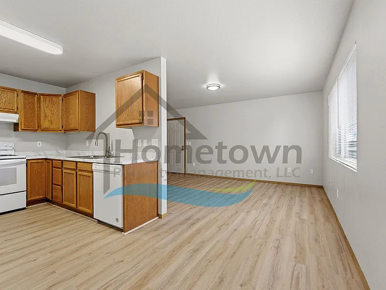 703 N Compton St — Photo 42