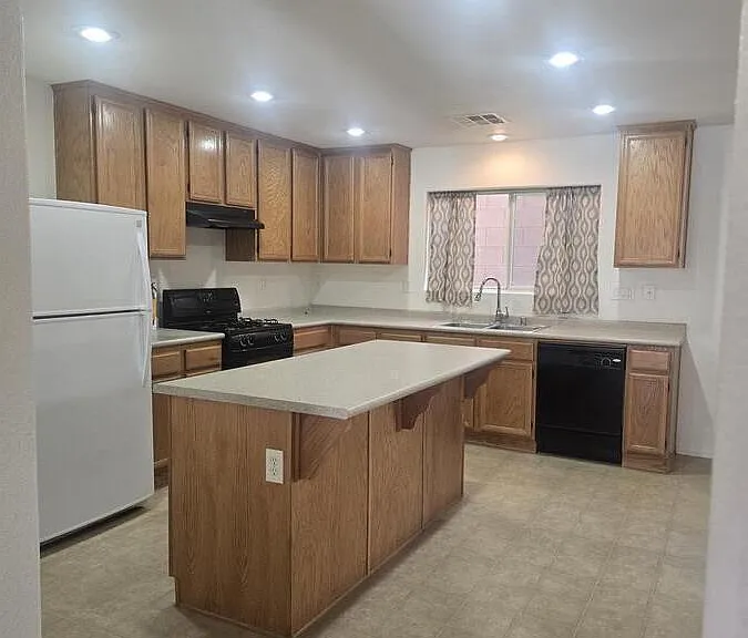 721 Wallington Estate St — Photo 4