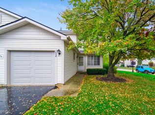 254 E Forest Knoll Dr, Palatine, IL 60074