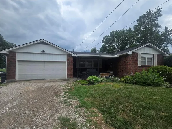 202 Elmer St, Wellington, MO 64097