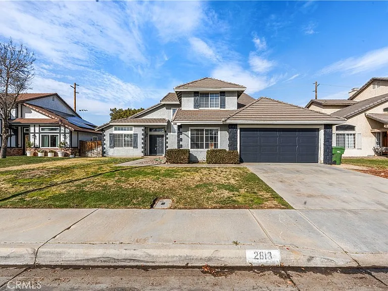 2813 Sandstone Ct — Photo 2