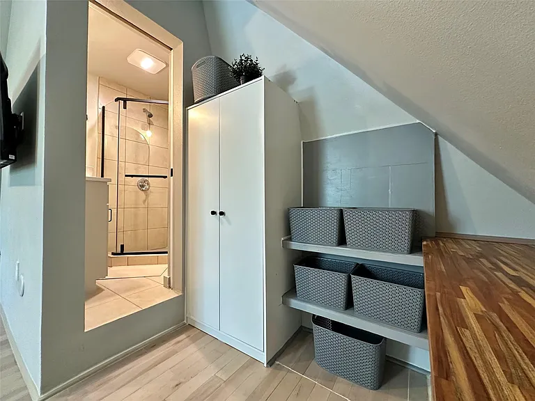 914 E 39th St #2 — Photo 24