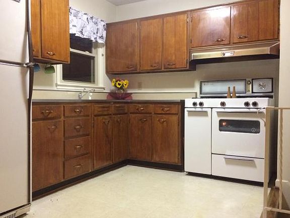 2nd image of 3105 Vogue Ave