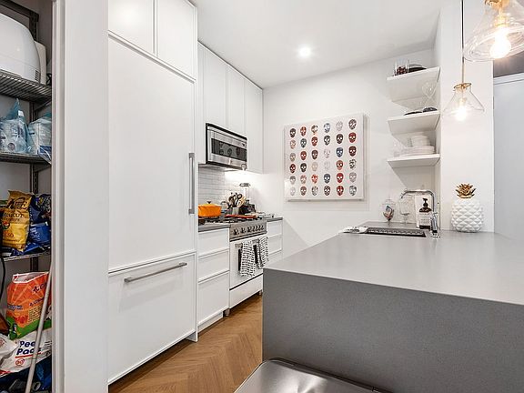 5th image of 184 Kent Ave APT C410