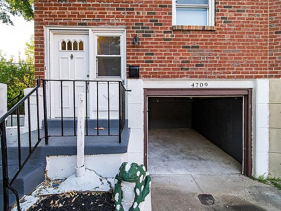 2nd image of 4709 Wallace Pl