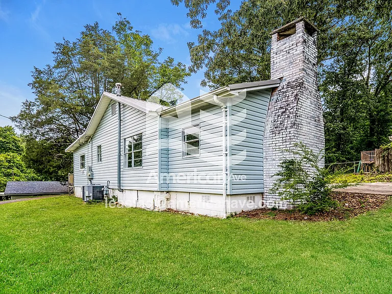 302690_001_front_view_2.jpg