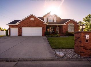 602 Ivydale Dr, Hurricane, WV 25526
