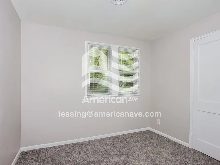1477265_012_bedroom_12854788.jpg
