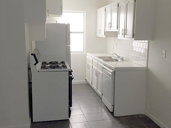 2nd image of 3637 Keystone Ave APT 6