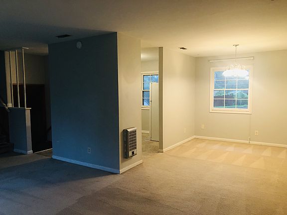 3rd image of 4609 Lakeview Dr NW